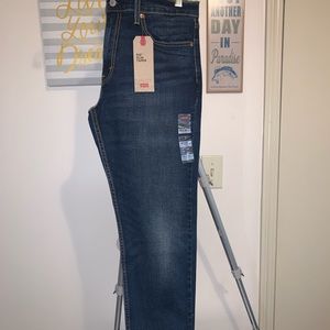Levi’s Slim Taper 512